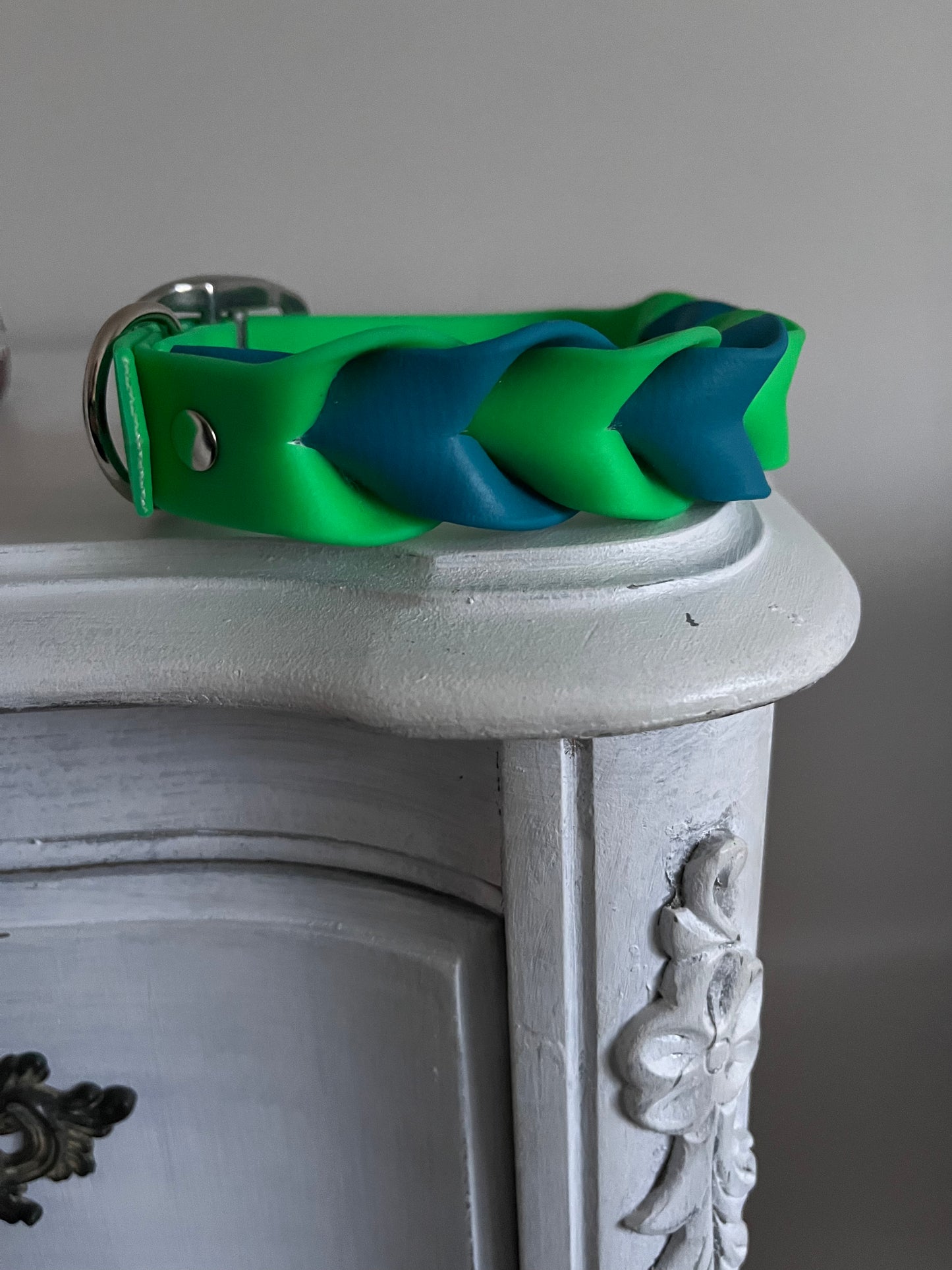 Collier ILWERAN | 12" à 15" | vert néon et lagoon